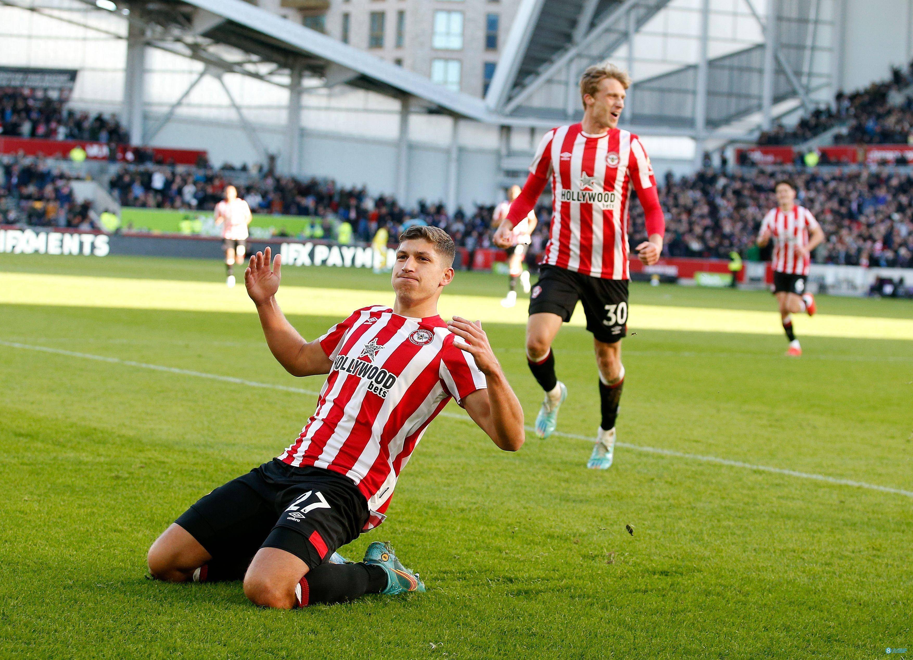 开云官方-包含集结日英超焦点战，法兰克福复出首秀，赛场秩序良好，年轻球员得到机会的词条