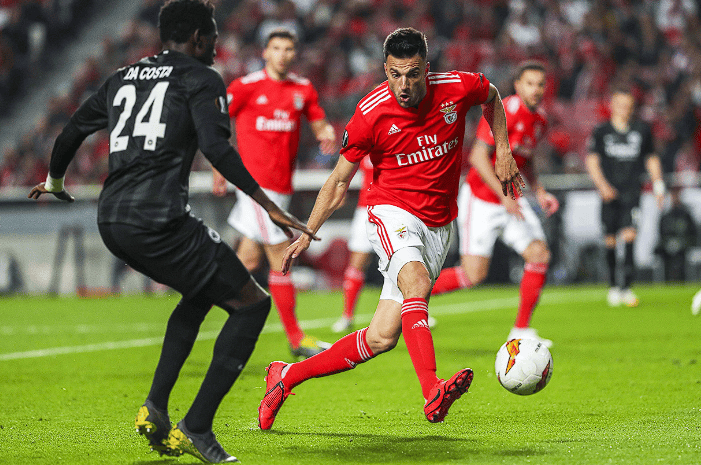 开云直播中心-今晨欧冠焦点战；芝加哥公牛回应争议；管理层满意；阵容厚度经受考验的简单介绍