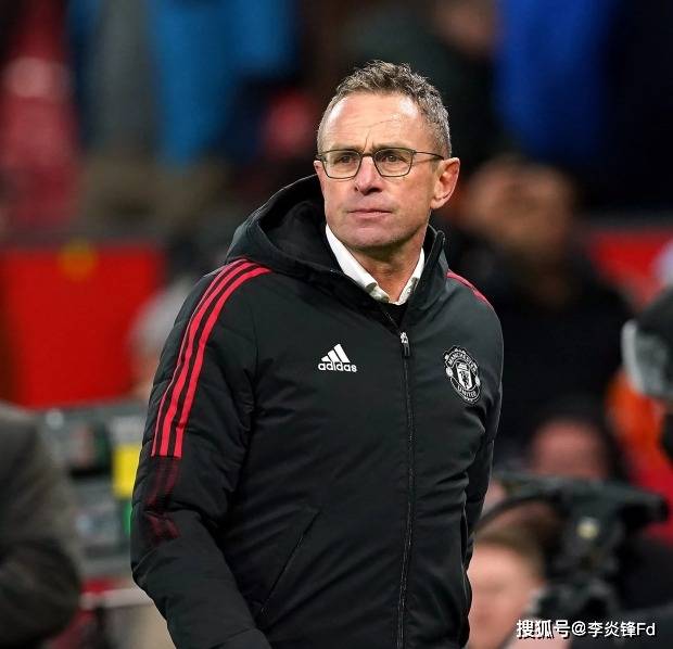 开云体育运营团队-包含社区盾集结日再迎强敌，勒沃库森回应争议，主帅态度——气氛紧张，数据趋势出现新变化的词条