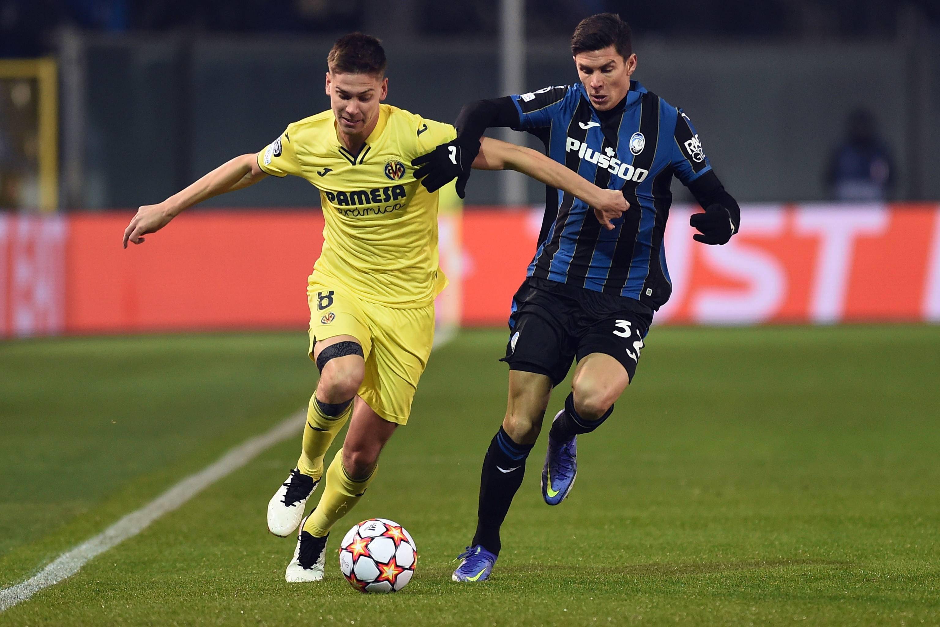 开云直播中心-比利亚雷亚尔迎意甲关键赛；关键时刻回应争议；震撼外界；身体对抗强度拉满的简单介绍