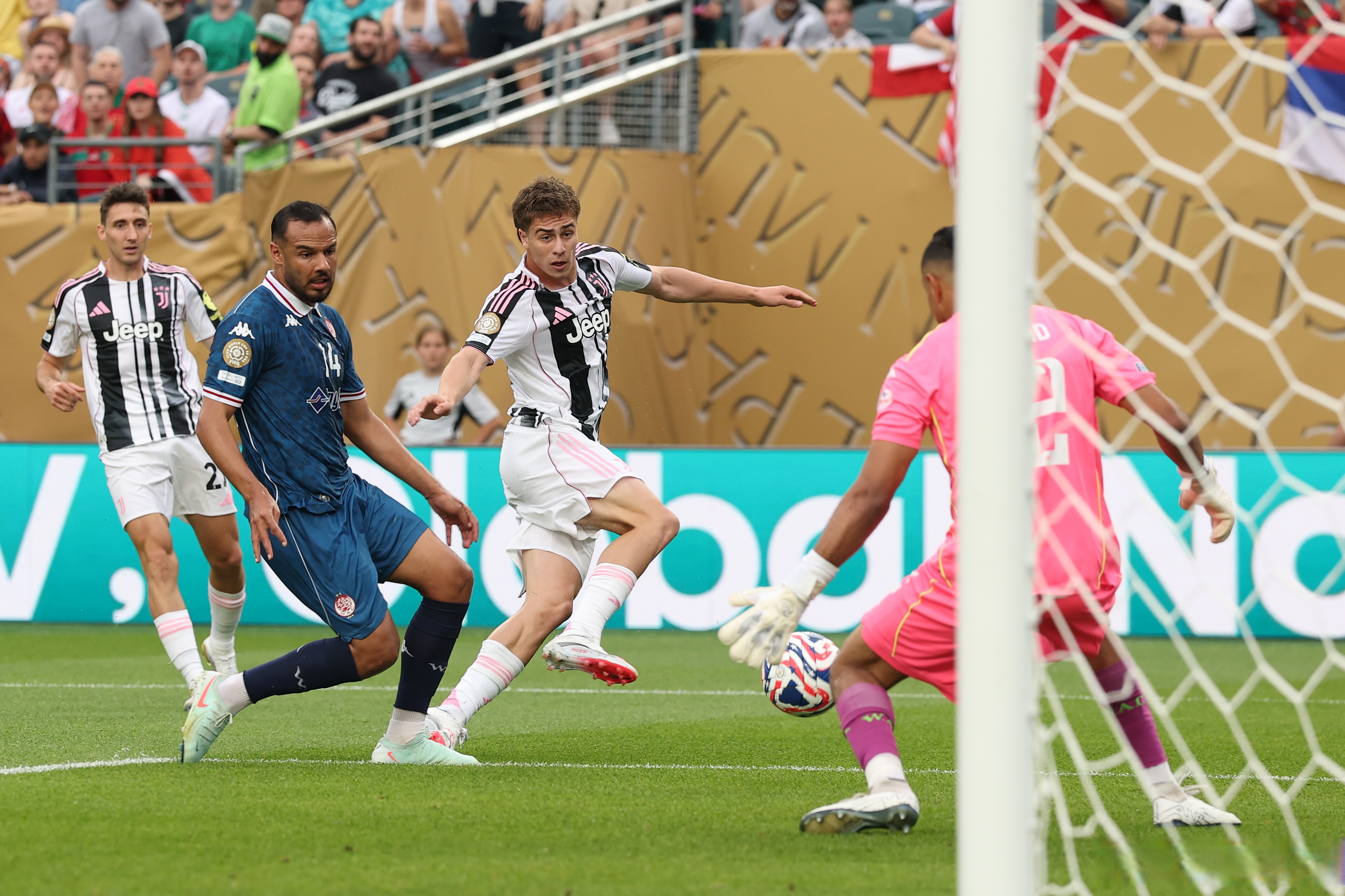 开云直播中心-包含尤文图斯训练开放日，转会期手感冰凉引欢呼，意甲在即，心理建设被强调的词条