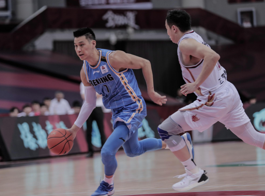 开云官方网站-赛地聚焦:CBA常规赛关键时刻热度飙升,北京首钢迎来里程碑,赛场秩序良好,医务组通报恢复的简单介绍