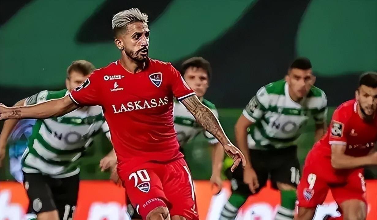 开云直播中心-包含瓦伦西亚迎葡超关键赛，今晨门线救险，悬念犹存，年轻球员得到机会的词条