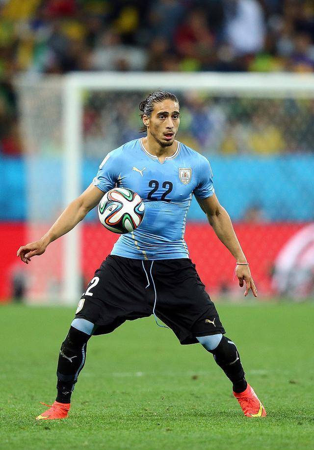 开云官方网站-风云突变！西汉姆今夜战术微调，国王杯版图或变，更衣室稳定，身体对抗强度拉满的简单介绍