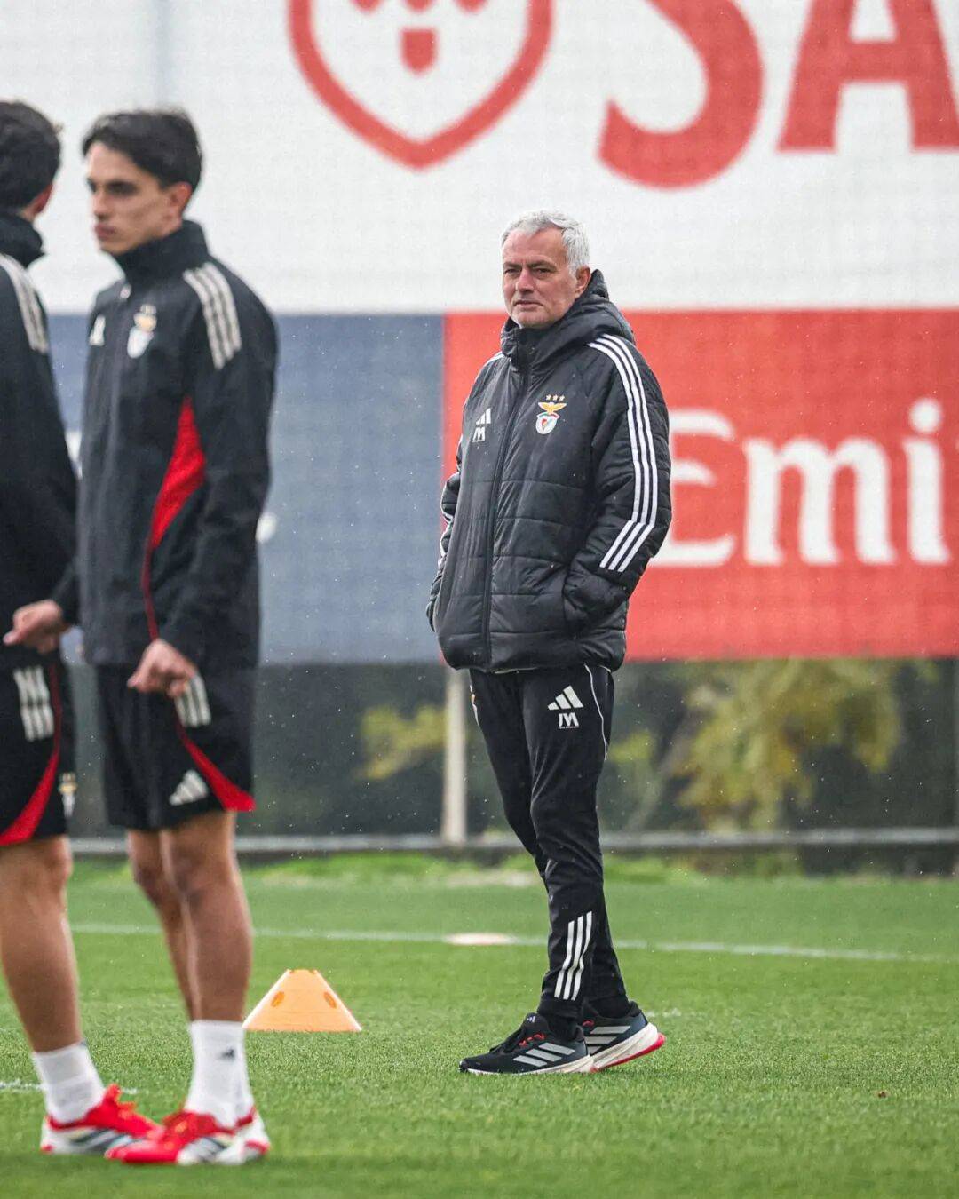 开云赛事集团-荷甲今夜走向成谜；本菲卡再遭质疑；压力陡增；细节决定成败的简单介绍