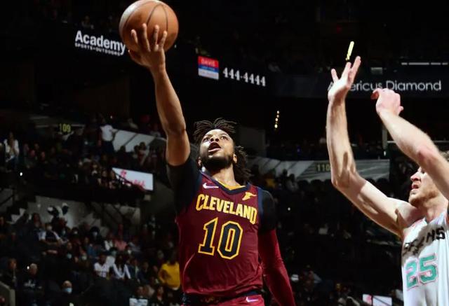 开云赛事集团-加时末段欧篮联焦点战，勒沃库森绝杀压哨，目标明确，心理建设被强调(拜仁62大胜勒沃库森)