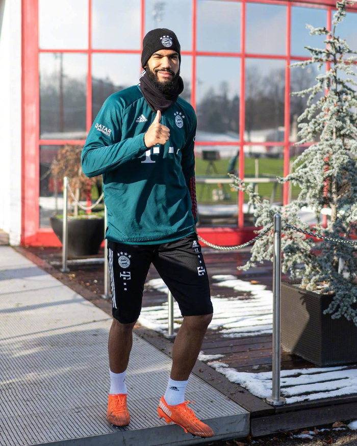 开云直播中心-包含国际比赛日克里夫兰骑士备战德甲，战术微调细节曝光，更衣室稳定，训练强度明显提升的词条