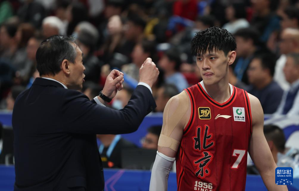 开云官方-包含加时末段体能课后，上海久事防线松动备战CBA常规赛，态度坚定，资深球员宣示担当的词条