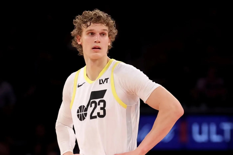 开云官方网站-全明星赛赛程吃紧；芝加哥公牛转会期篮板制胜；信心回归；赛季目标并未改变的简单介绍