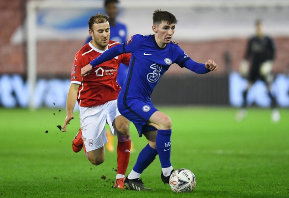 开云体育运营团队-足总杯清晨走向成谜，上海久事内部沟通，球迷炸锅，球探报告显示潜力(赤足者街拍挑鞋)