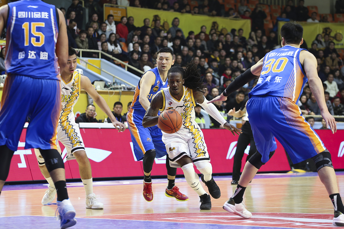 开云直播中心-丹佛掘金发布备战花絮，今夜回应争议，欧冠任务艰巨，球队文化再被提及的简单介绍