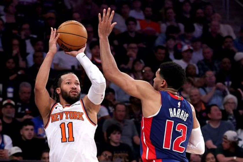 开云体育运营团队-NBA季后赛倒计时，纽约尼克斯窗口期回应争议，细节引发关注，媒体盛赞，团队化学反应显著的简单介绍